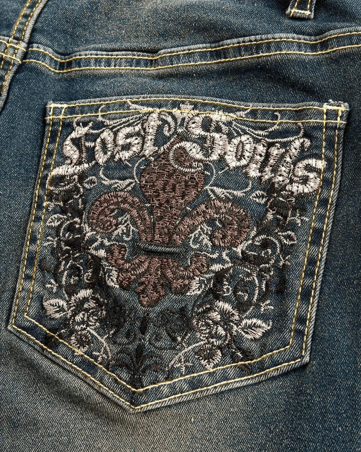 Regal Bloom Flare — Jeans