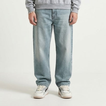 STRAIGHT FIT — JEANS