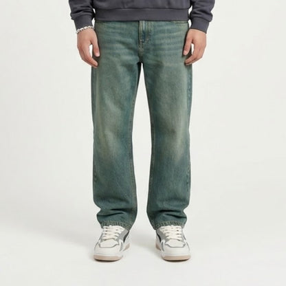 STRAIGHT FIT — JEANS