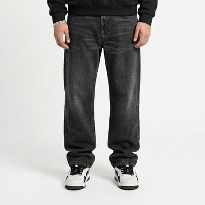 STRAIGHT FIT — JEANS