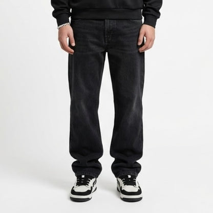 STRAIGHT FIT — JEANS