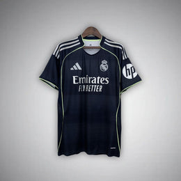 25/26 REAL MADRID UITTENUE
