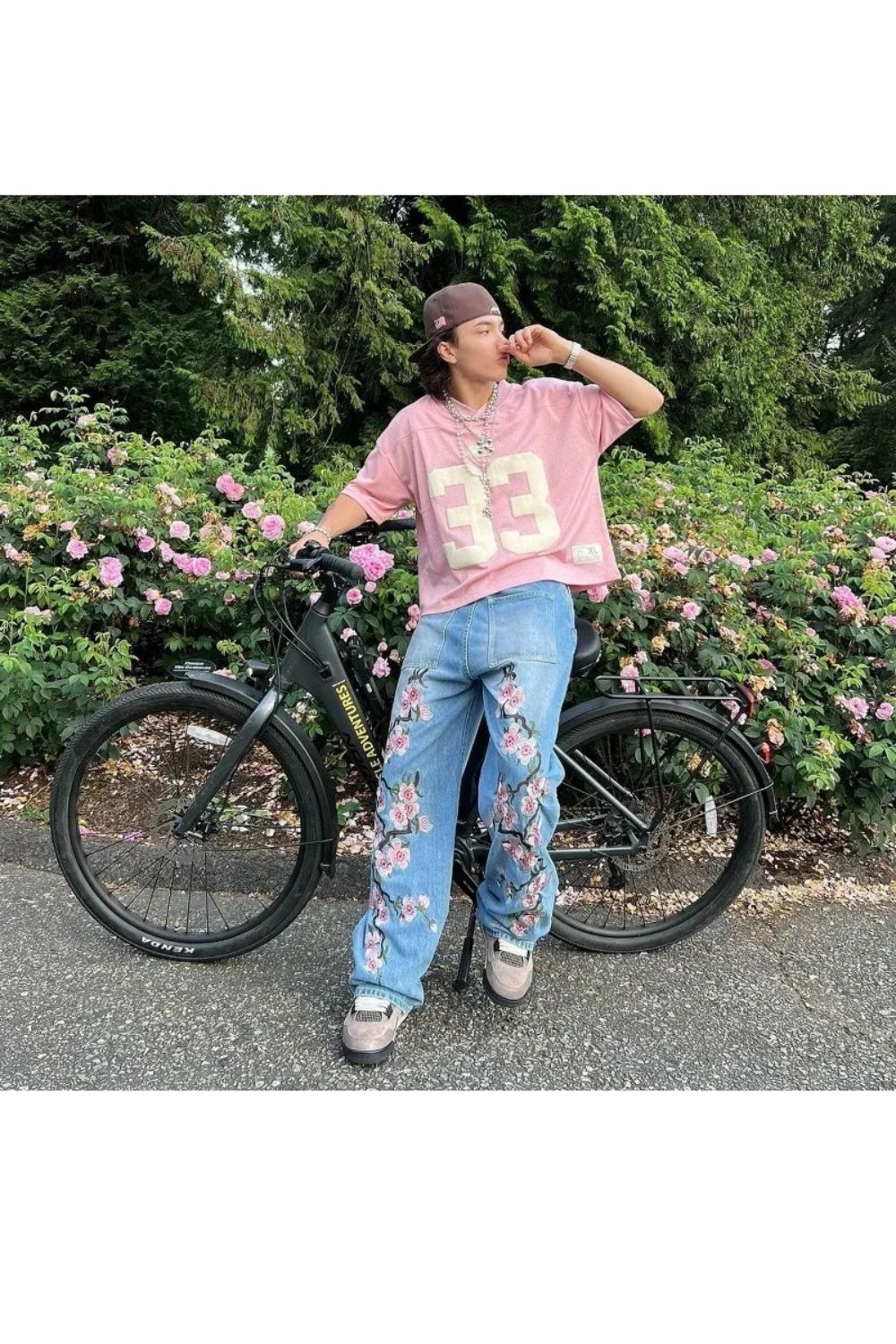 Blossom Embroidered — Jeans