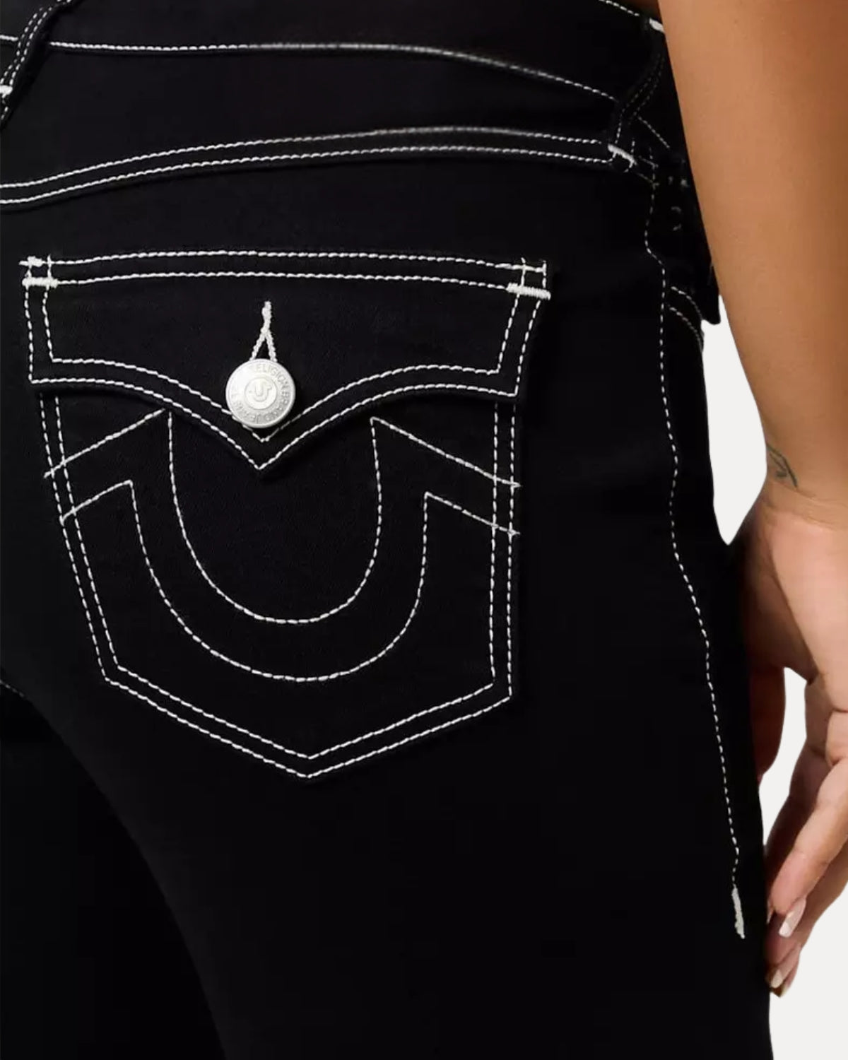 Blackline Bootcut — Jeans