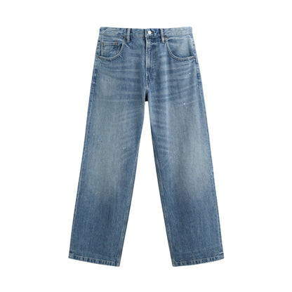 STRAIGHT FIT — JEANS