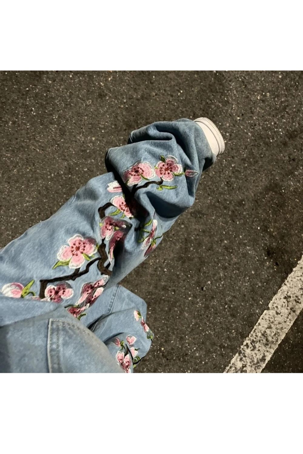 Blossom Embroidered — Jeans