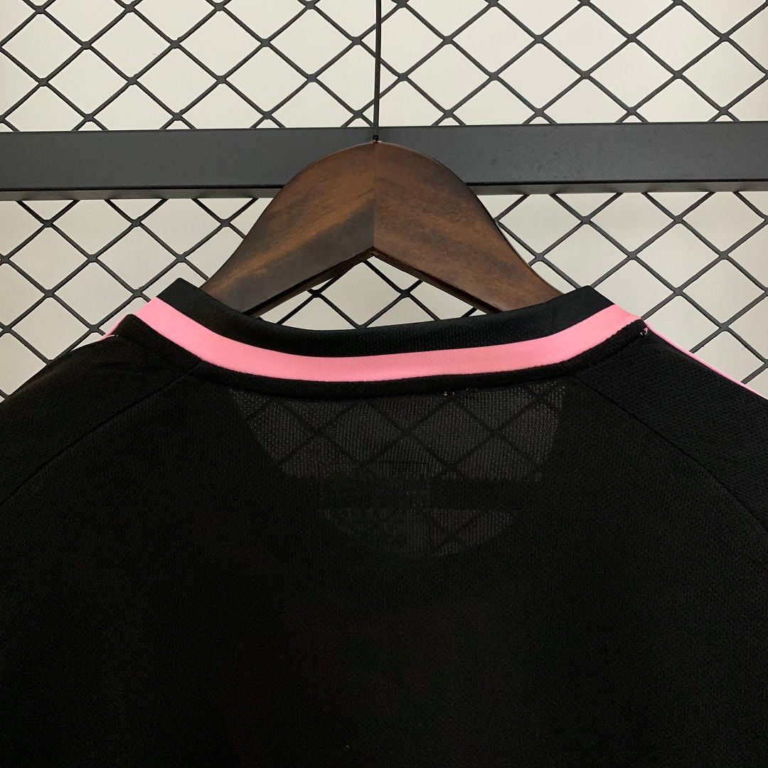 REAL MADRID ROZE SLANGEN KIT