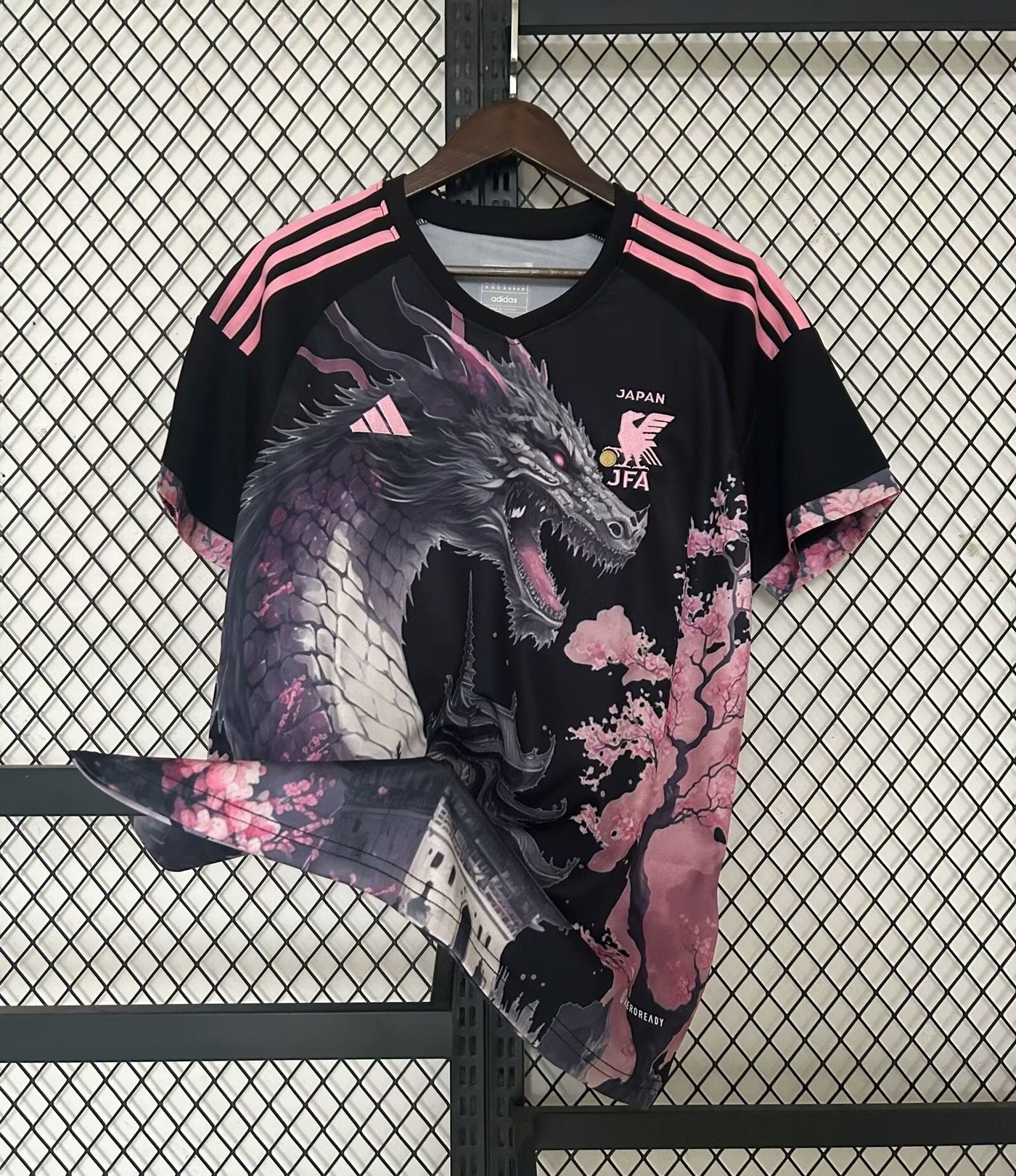 2023 JAPAN ROZE DRAAK KIT SPECIALE EDITIE