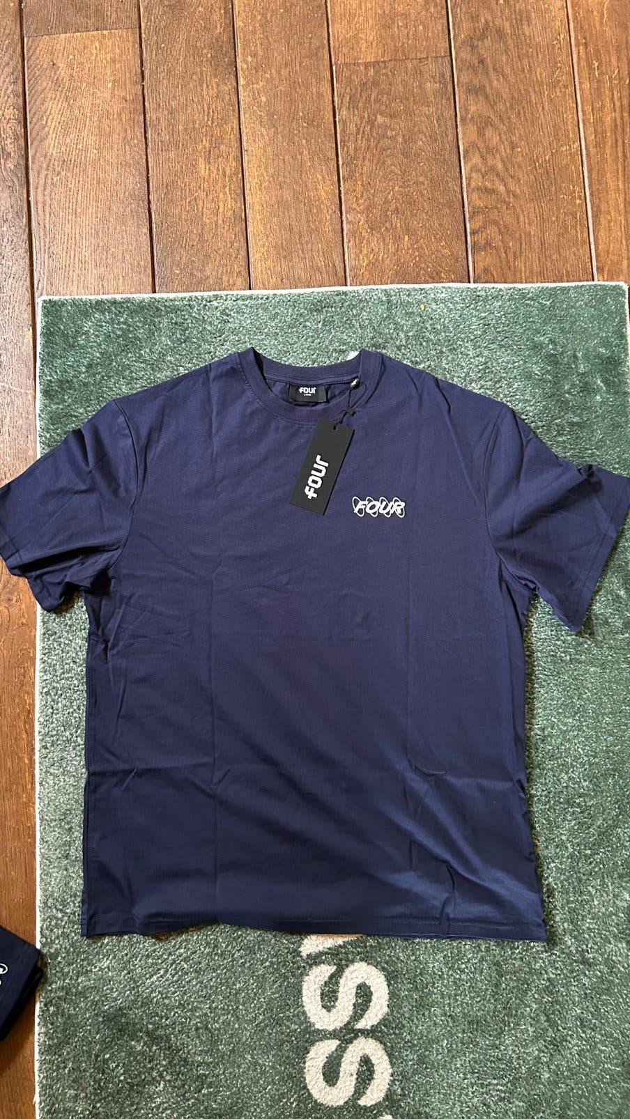 FOUR AMSTERDAM — T-SHIRT