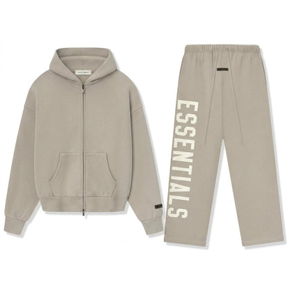 FEAR OF GOD ESSENTIALS ZIP UP — TRAININGSPAK