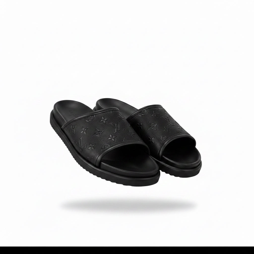 Louis Vuitton — Slippers
