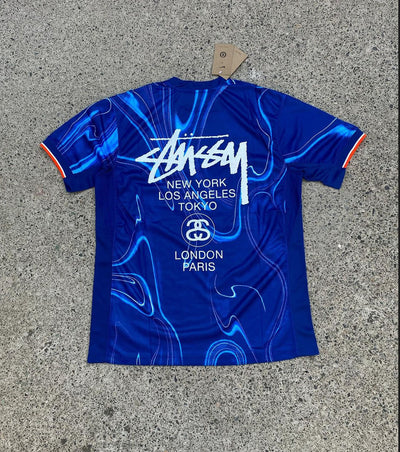 STUSSY X "CHELSEA" JERSEY - BLAUW (Editie 2024/25)