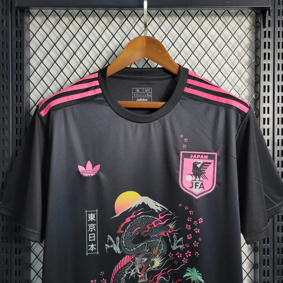 JAPAN 2023 SPECIAL EDITION ZWART ROZE SHIRT