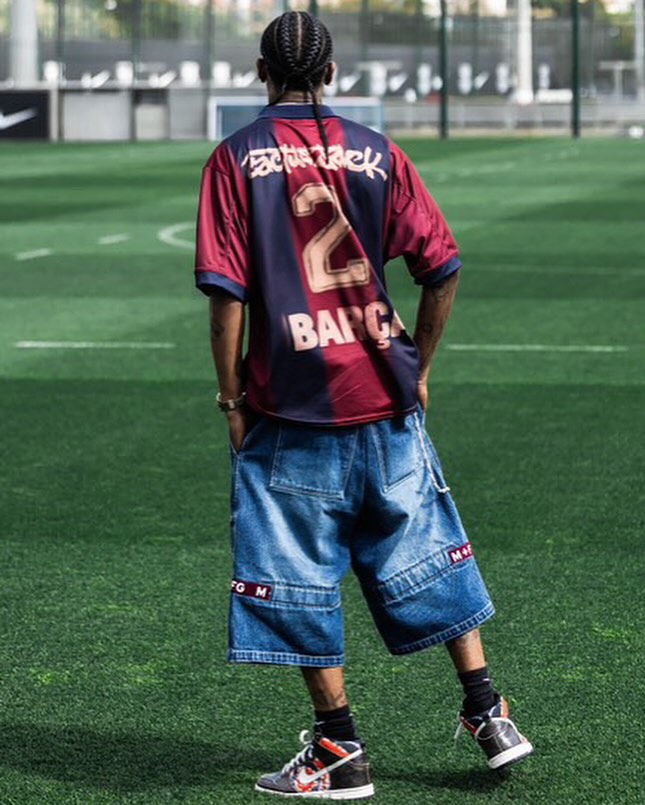 FC BARCELONA X TRAVIS SCOTT RETRO | LIMITED EDITION - 65% KORTING!
