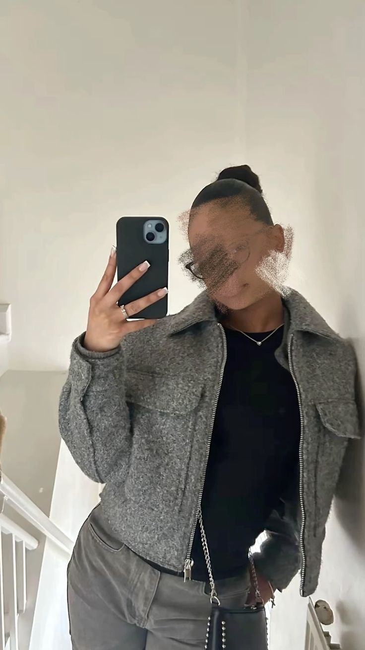Cropped Wool — Jas