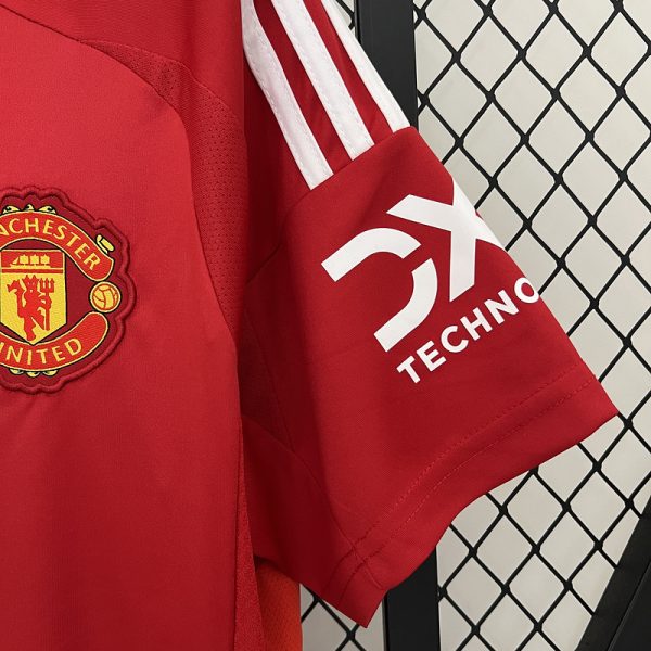 MANCHESTER UNITED 2024/25 SHIRT I 50% KORTING!