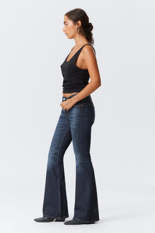 Low Rise Slim Flared — Jeans