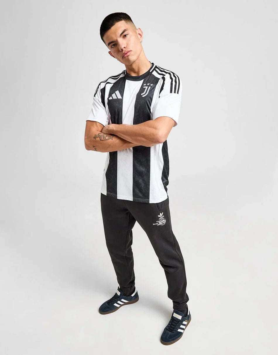 JUVENTUS 2024/25 THUISSHIRT
