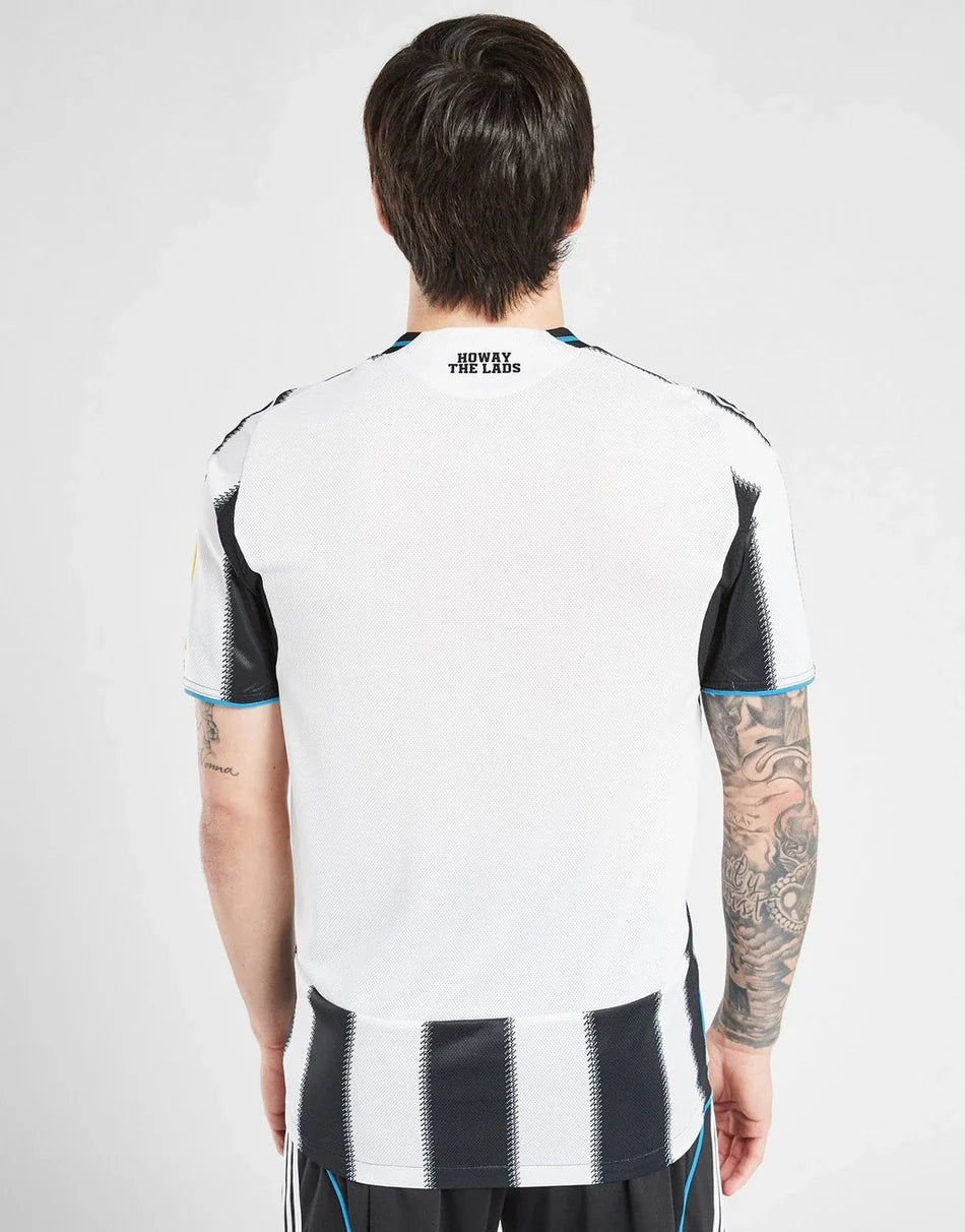 NEWCASTLE UNITED FC 2025/26 THUISSET