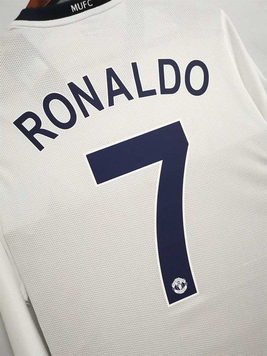 MANCHESTER UNITED 2008/09 — RETRO UITSHIRT