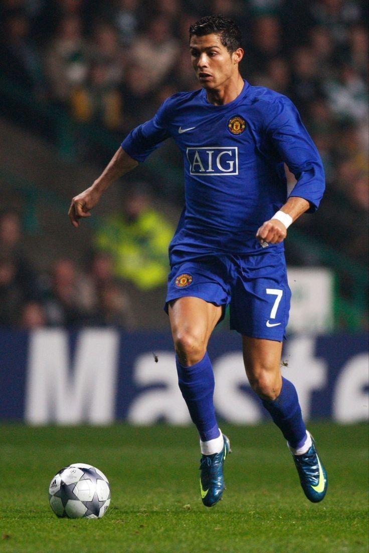 MANCHESTER UNITED 2008/09 — RETRO LONGSLEEVE