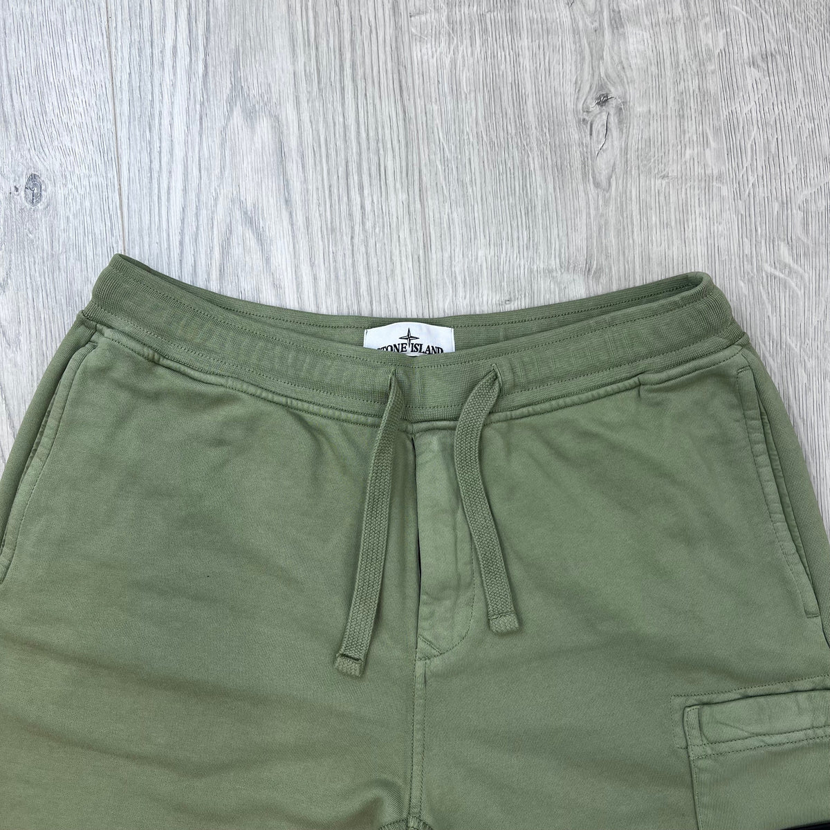 STONE ISLAND CARGO LAURELGROEN — SHORTS