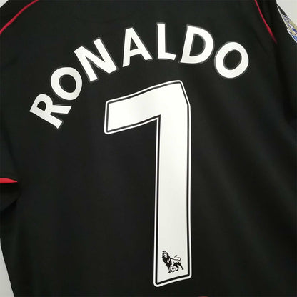 MANCHESTER UNITED 2007/08 — RETRO UITSHIRT