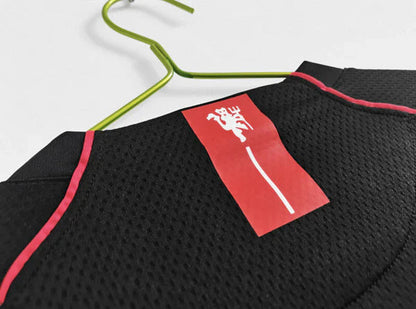 MANCHESTER UNITED 2007/08 — RETRO UITSHIRT