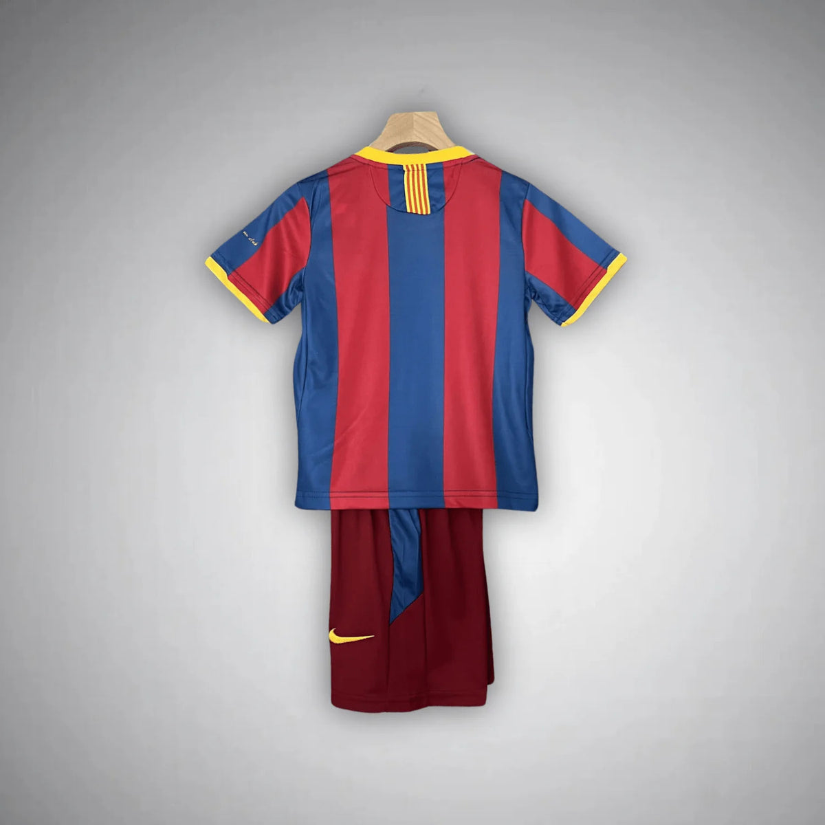 FC BARCELONA JUNIOR 2010 — RETRO